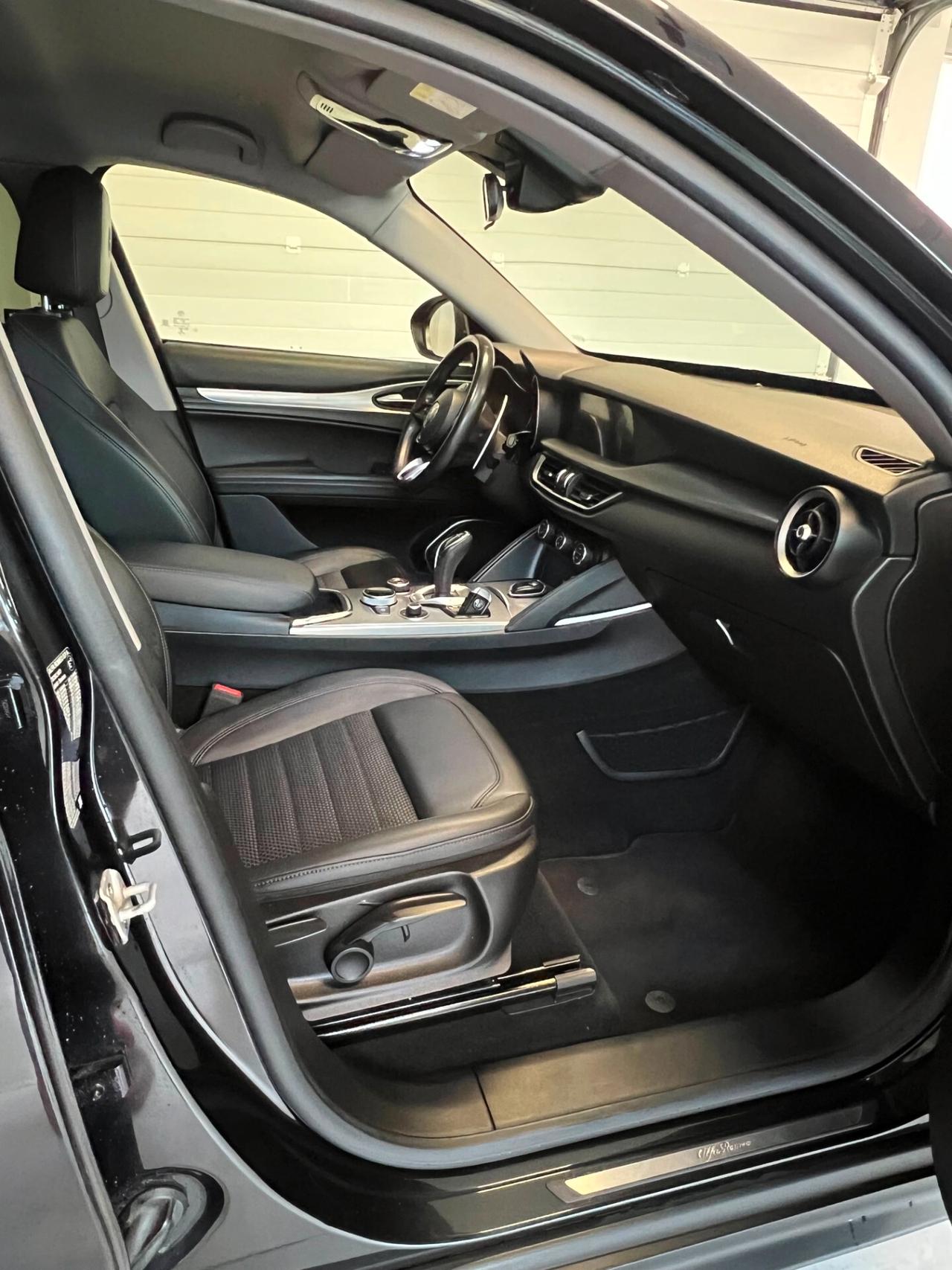 Alfa Romeo Stelvio 2.2 Turbodiesel 190 CV AT8 Q4 Executive "certificata "