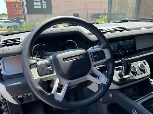 Land Rover Defender 110 3.0D I6 200 CV AWD Auto X-Dynamic SE