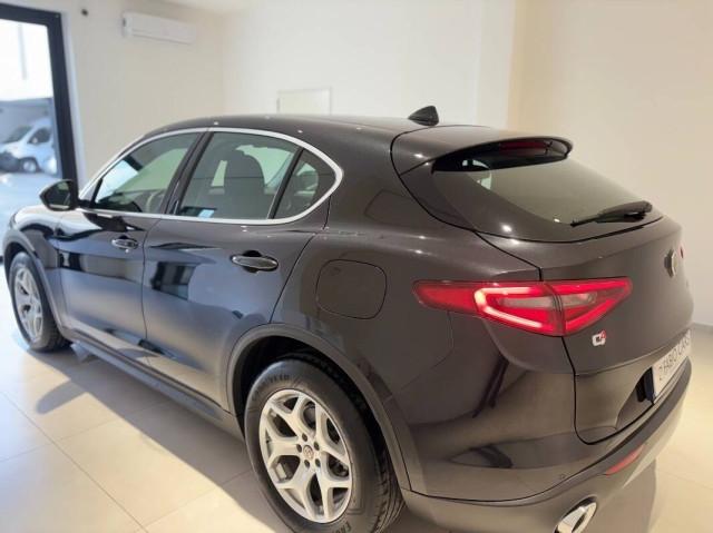 Alfa Romeo Stelvio 2.2 t Business Q4 190cv auto