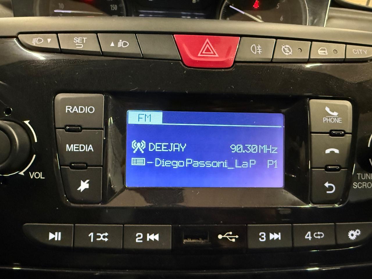 Lancia Ypsilon 1.0 FireFly 5 porte S&S Hybrid Ecochic Silver