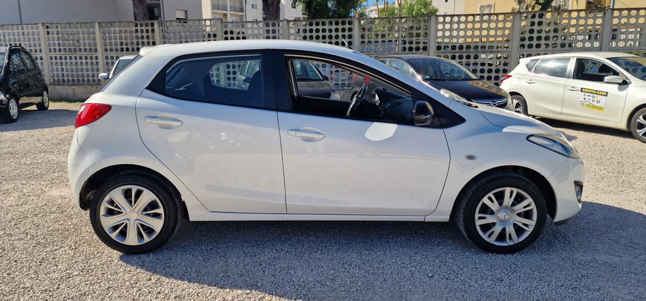 Mazda2 1.3 16V 75CV 5p. Trendy 2014