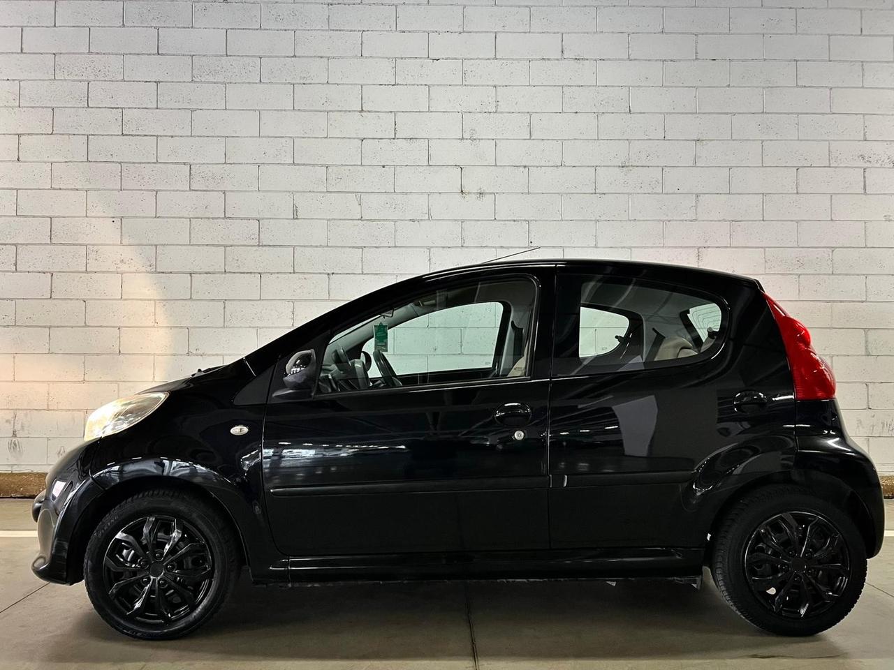 Peugeot 107 1.0 68CV 5p. Sweet Years