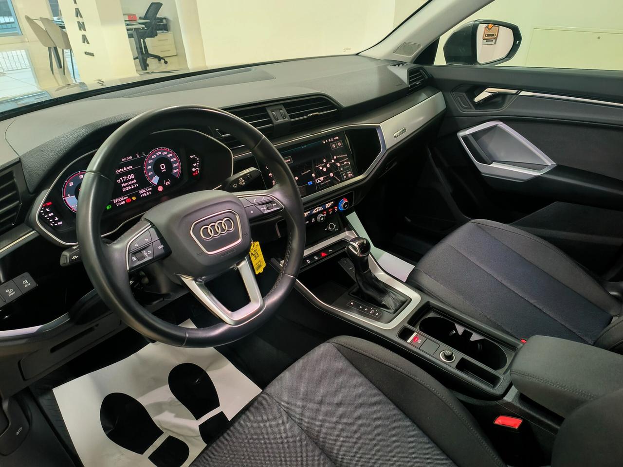 Audi Q3 35 TDI S tronic Business