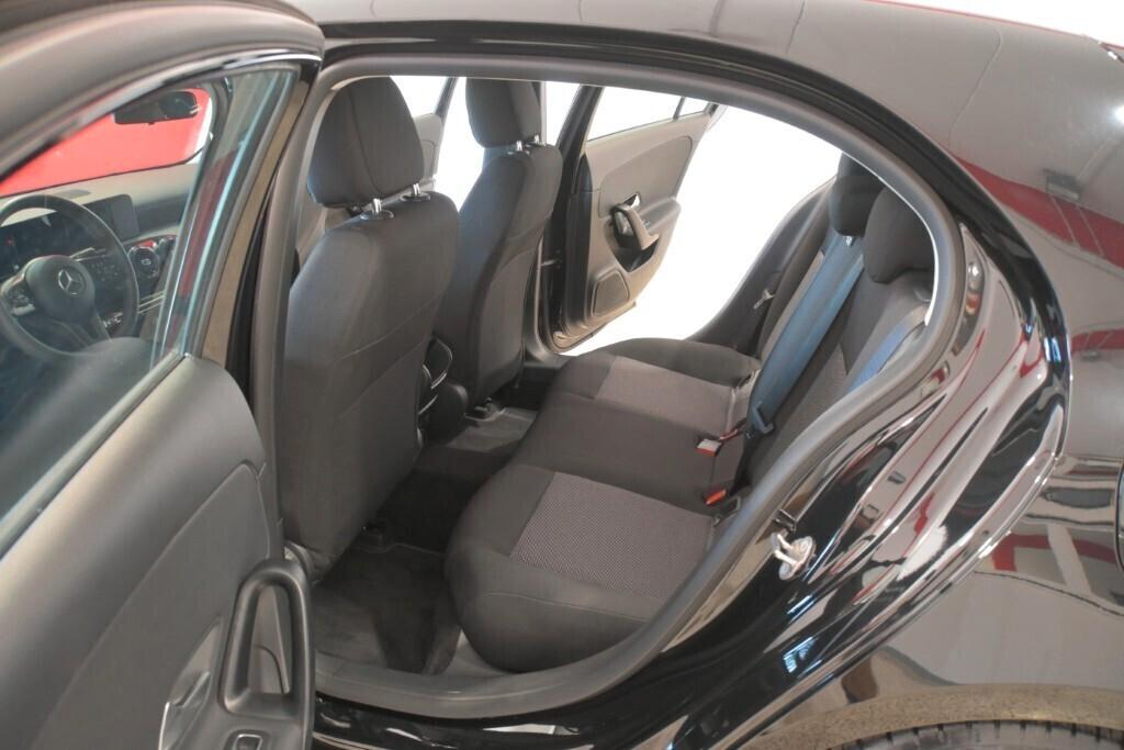 MERCEDES-BENZ A 200D 150CV AUTOMATIC BUSINESS SOLUTION ( CRUISE - MIRROR - NAVI - TELECAMERA POST. )