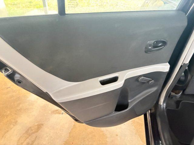 TOYOTA Yaris 1.0 5 porte OK NEIèATENTATI BòUETHOOT