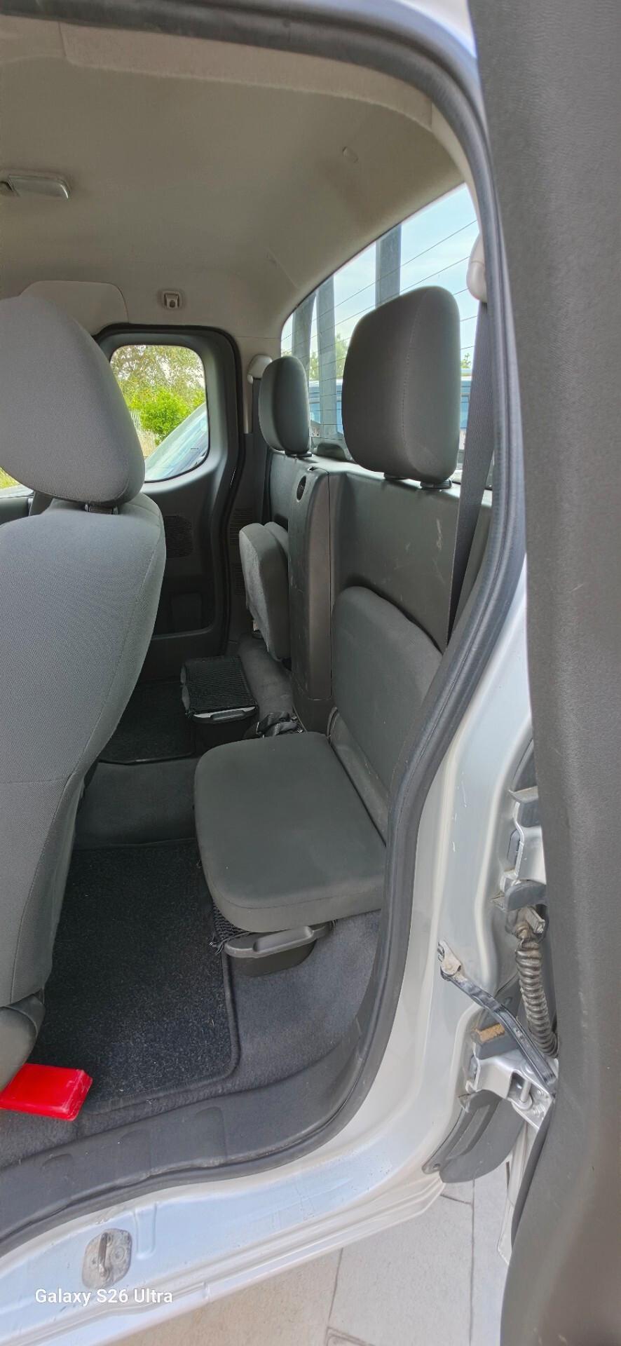 Nissan Navara 2.5 dCi King Cab LE