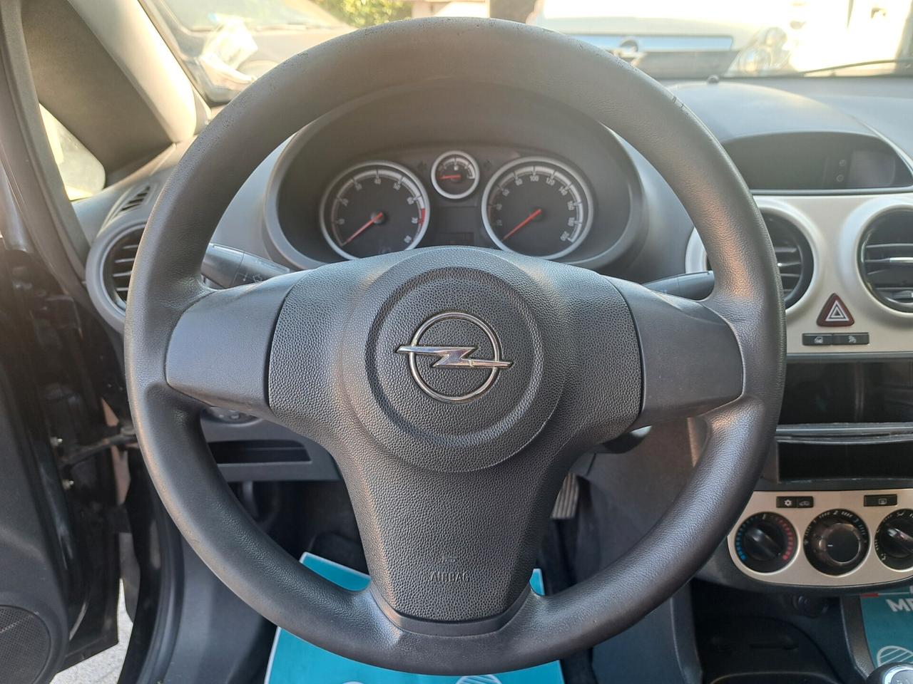 Opel Corsa 1.2 BENZ ,3P/OK NEOPATENTATI