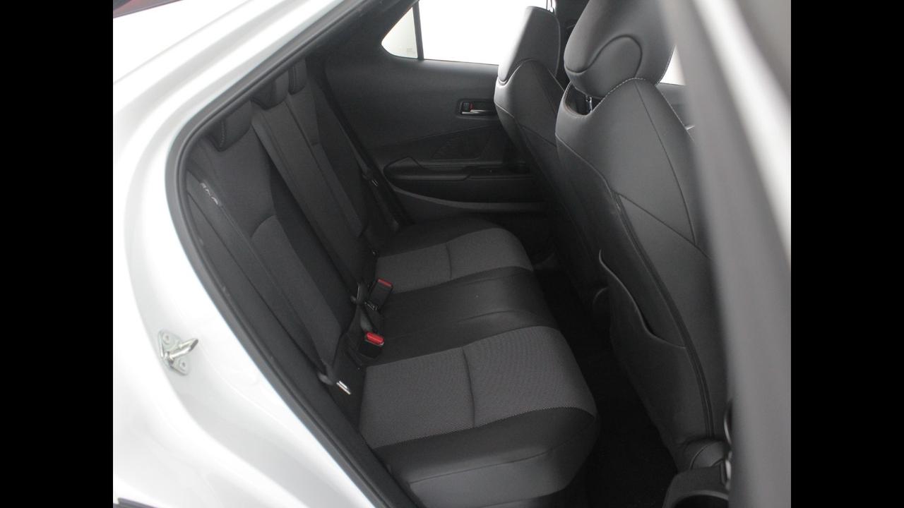 TOYOTA C-HR 1.8 HEV FWD LOUNGE