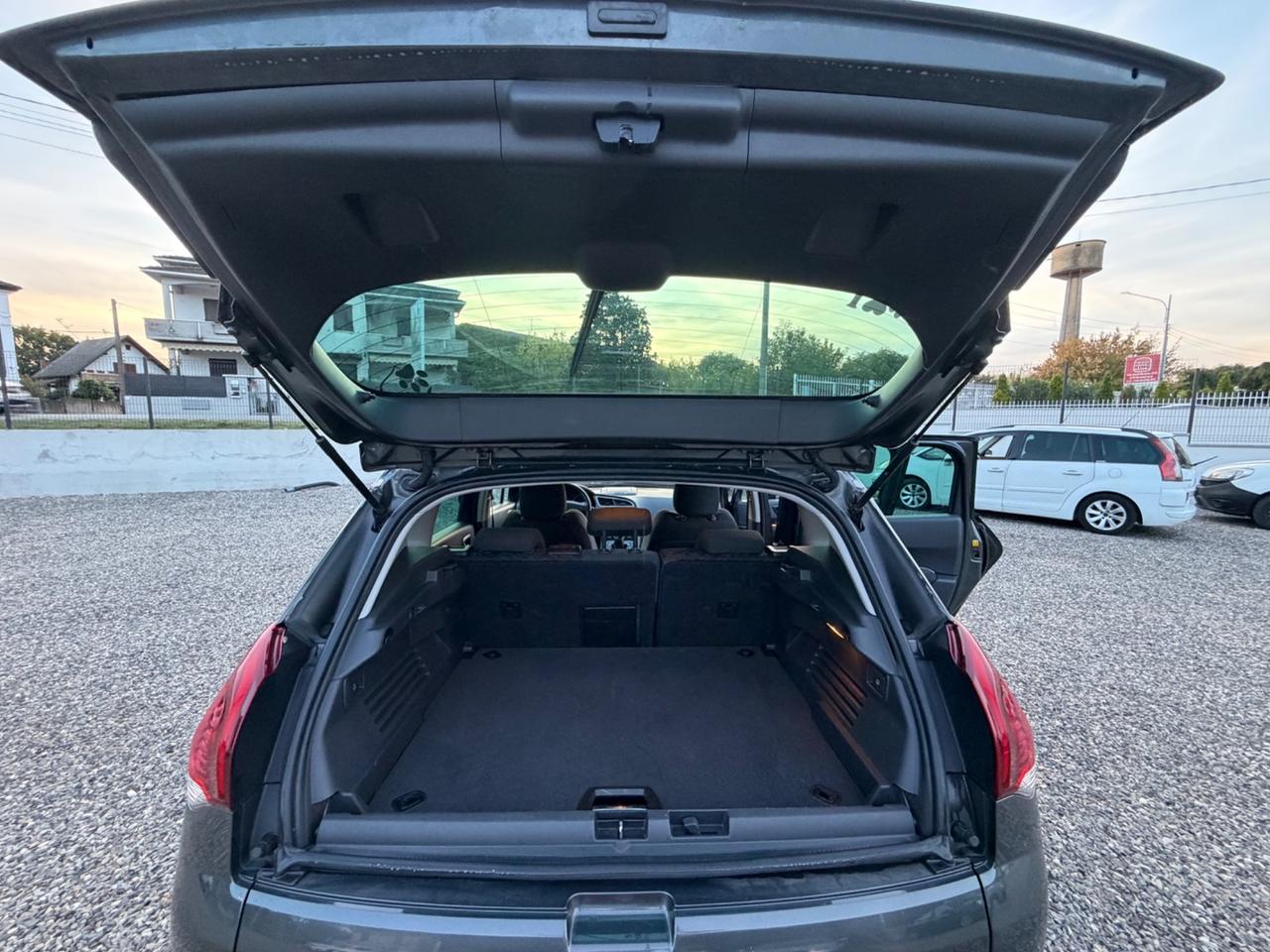 Peugeot 3008 BlueHDi 120 S&S Business