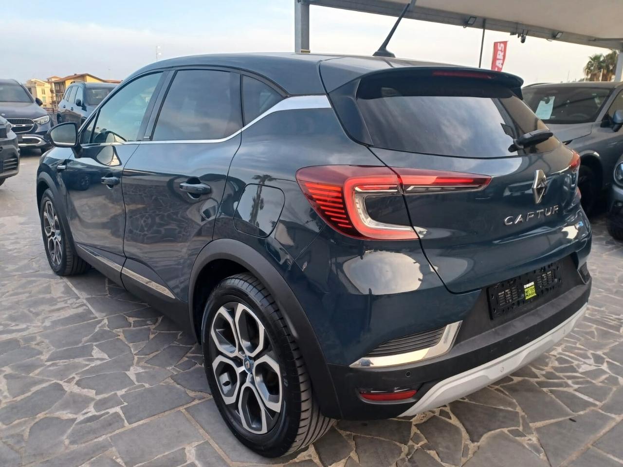 Renault Captur 1.6 E-Tech phev Intens 160cv