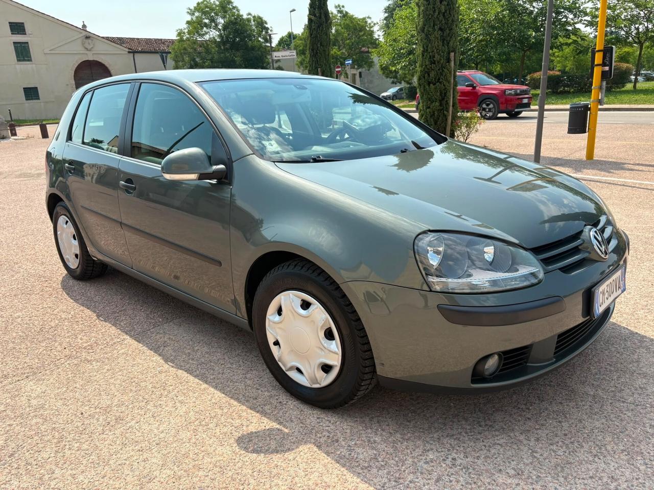 Volkswagen Golf 1.6 16V FSI