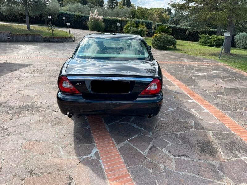Jaguar XJ 2.7 D V6 cat Executive autom.(207cv)