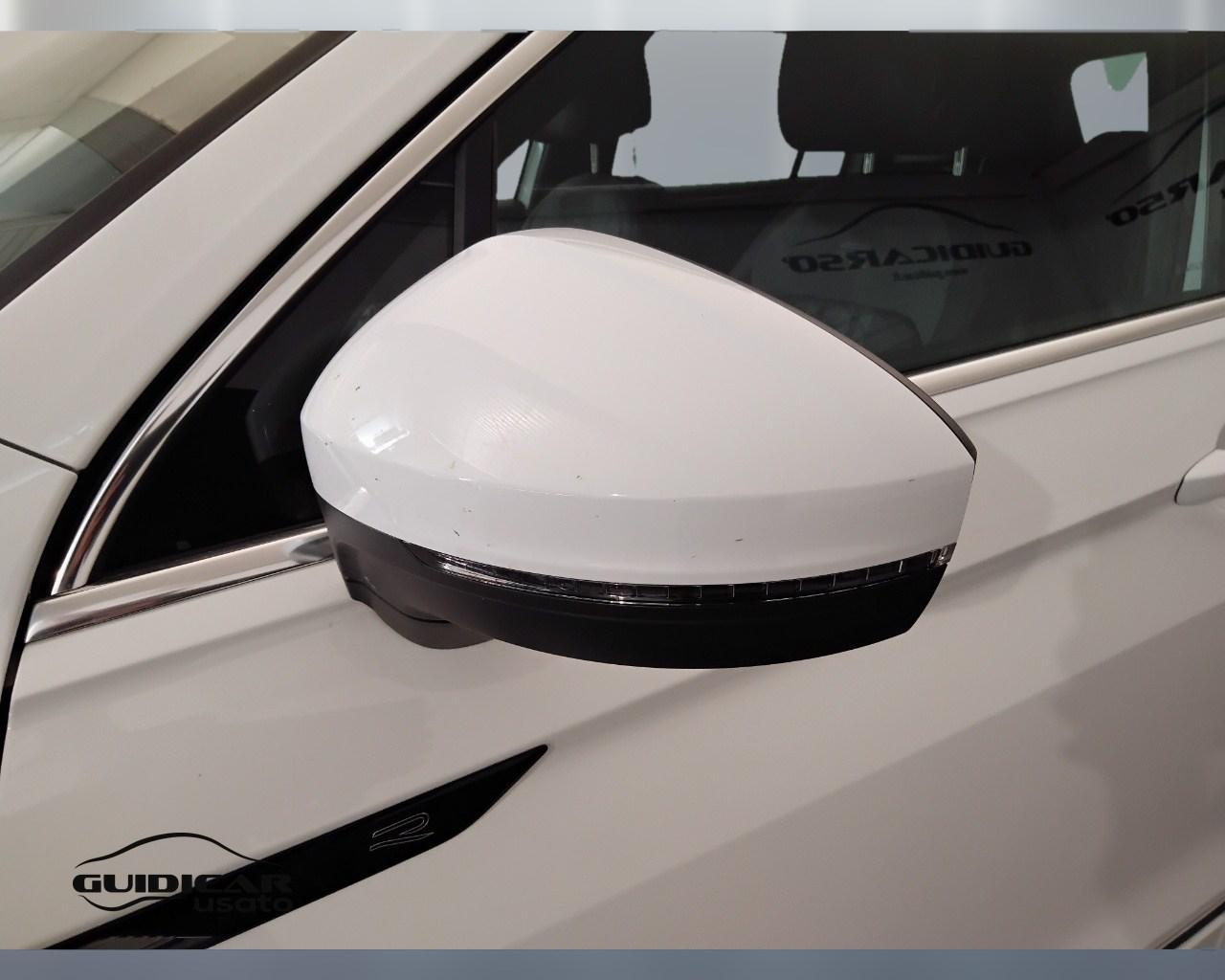 VOLKSWAGEN Tiguan II 2021 - Tiguan 2.0 tdi R-Line 150cv dsg