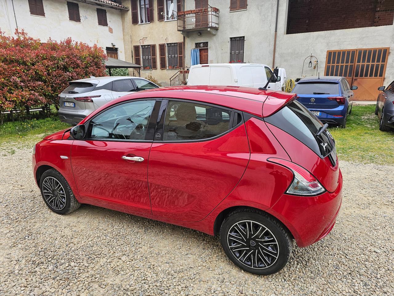 Lancia Ypsilon 1.0 FireFly 5 porte S&S Hybrid Ecochic Silver