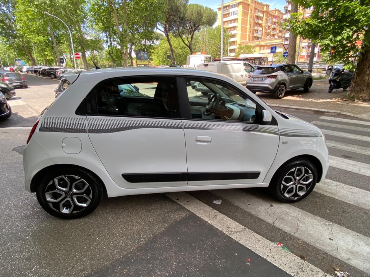 Renault Twingo 73cv LIMITED NEW MODEL NEOPATENTATI