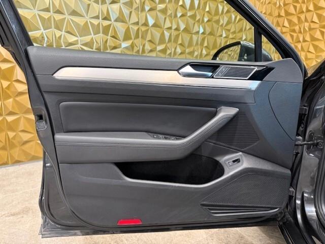 Volkswagen Passat Variant 2.0 tdi Highline 150cv dsg