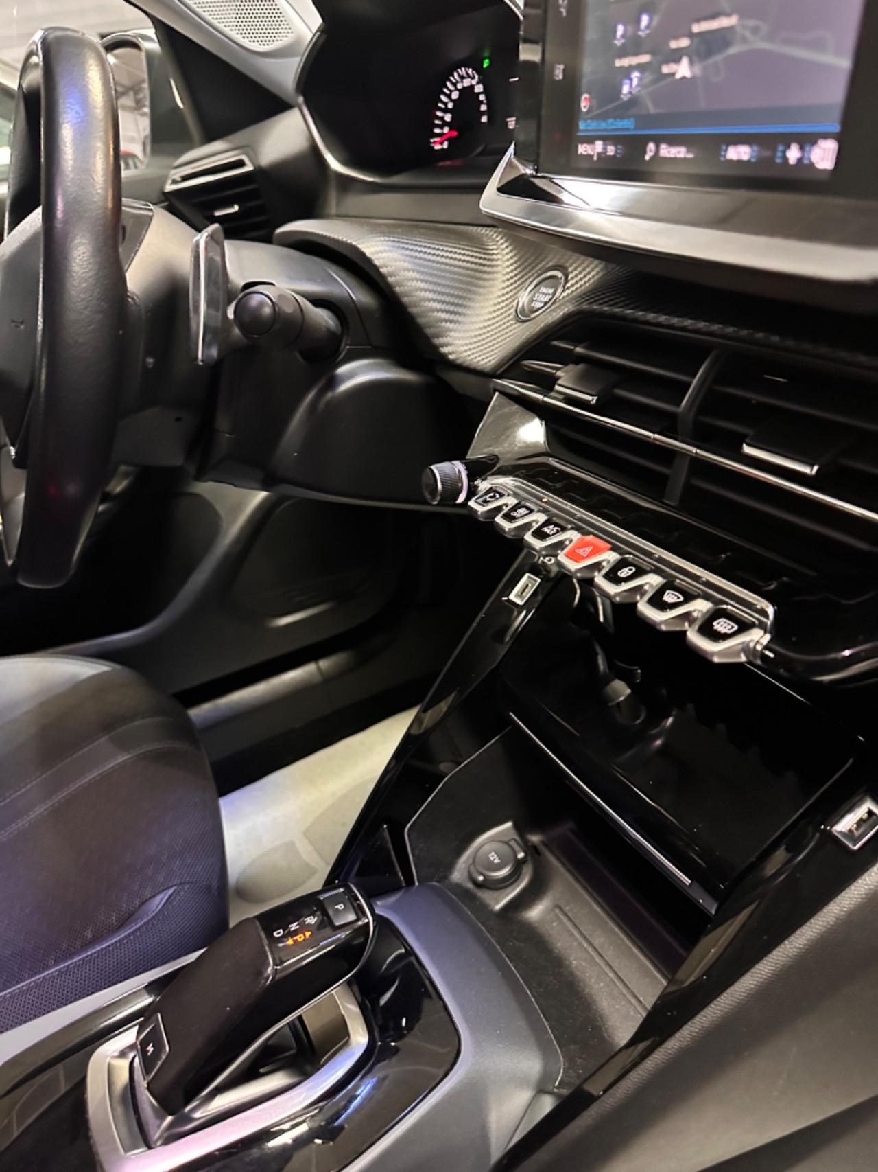 Peugeot 2008 BlueHDi 130 S&S EAT8 Allure Navi Pack