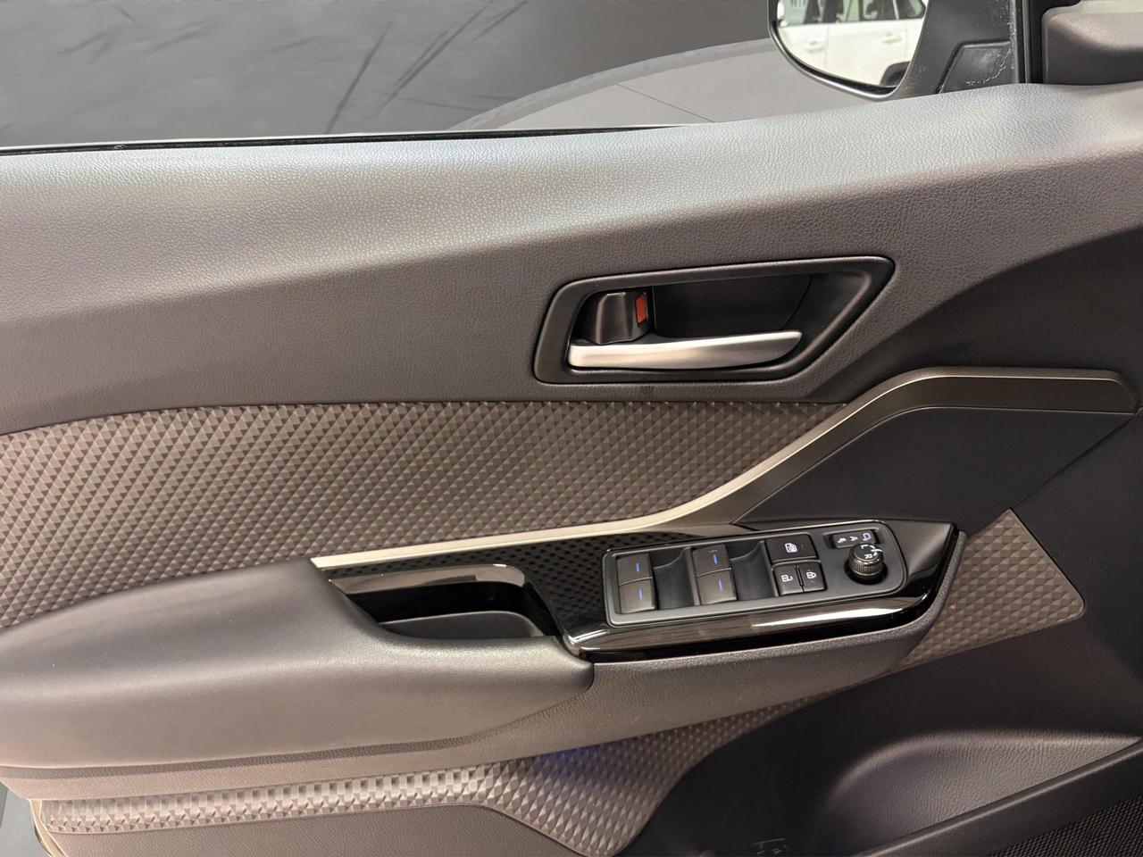 Toyota C-HR 1.8h Lounge e-cvt