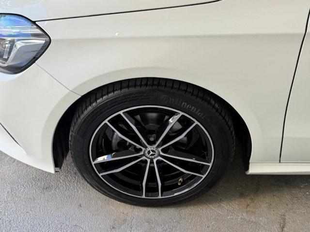 MERCEDES-BENZ A 180 d Premium