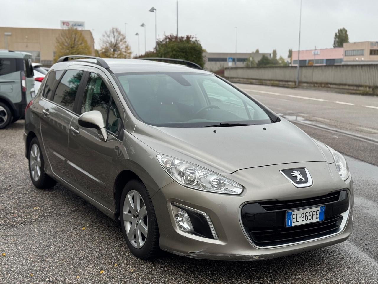 Peugeot 308 1.6 e-HDi 112CV Neopatentati
