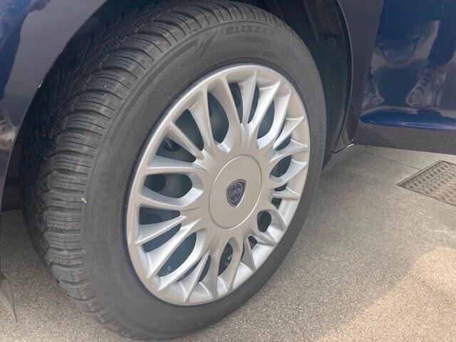 Lancia Ypsilon 1.2 69 CV 5 porte Apple Connect clima ideale per neopatentati