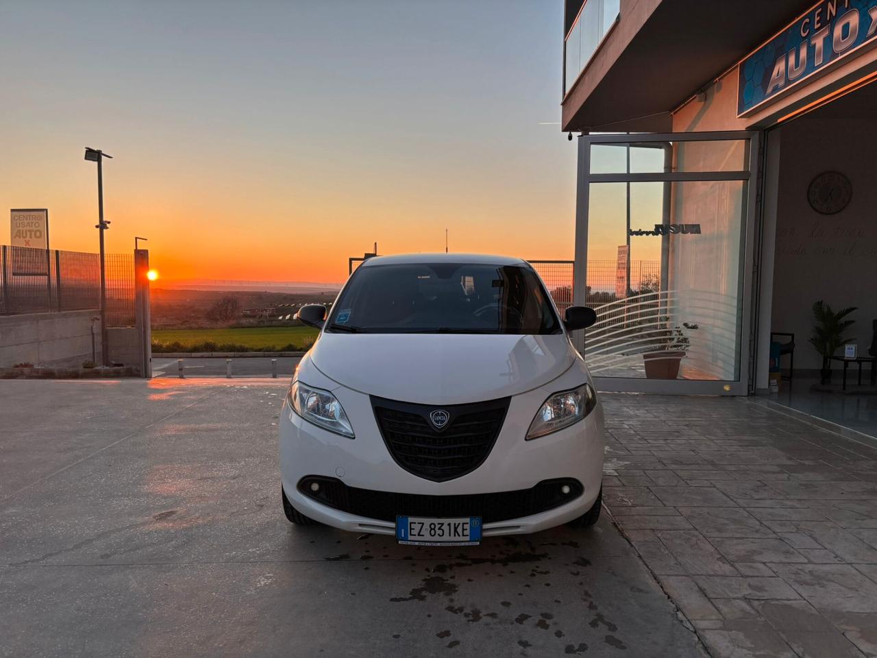 Lancia Ypsilon 1.2 69 CV 5 porte GPL Momo design