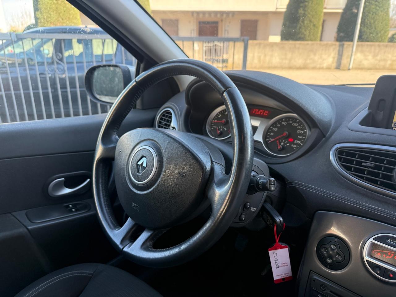 RENAULT CLIO 1.2 BENZINA FULL OPT 2011 UNICO PROP