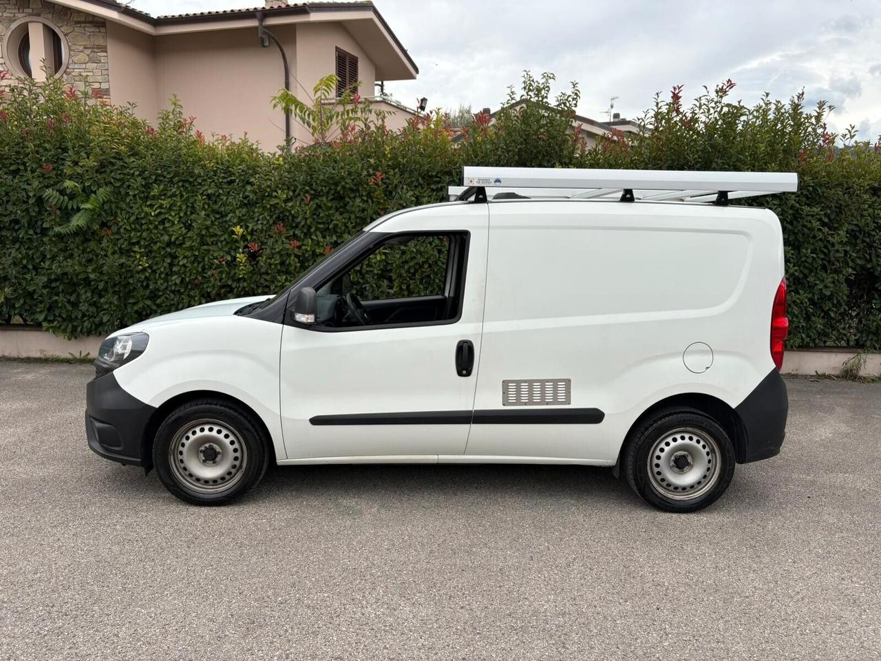 F. Doblò 1.6Mjt S&S Bus. A. Pr. Off Mobile 10.2020