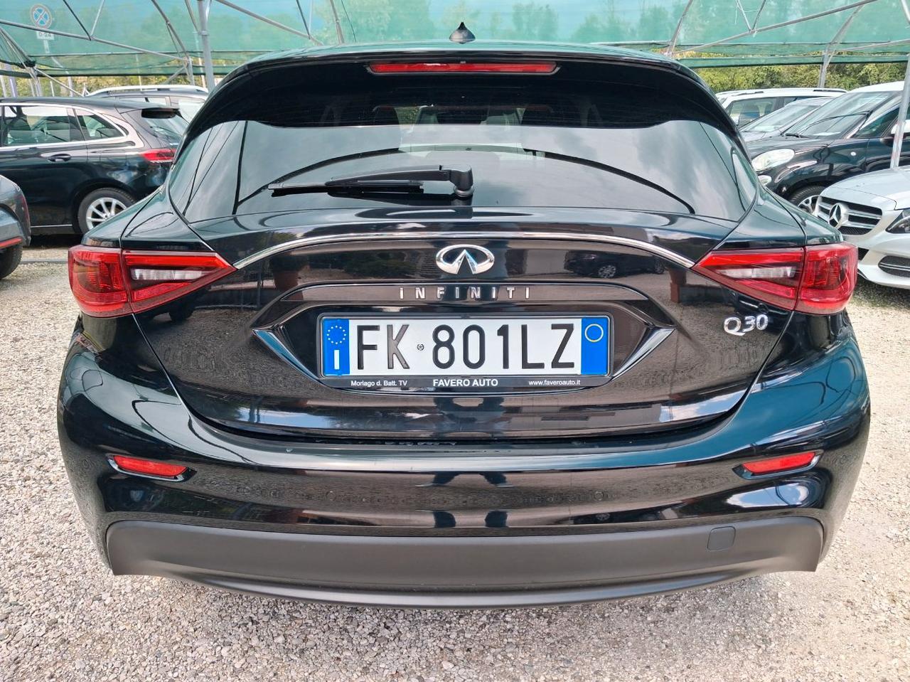 Infiniti Q30 1.5d Premium City Black 109cv