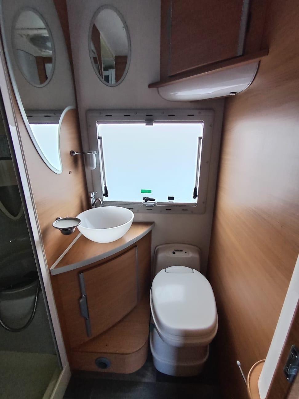 Mobilvetta huari MANSARDATO del 2006 in saldo 202