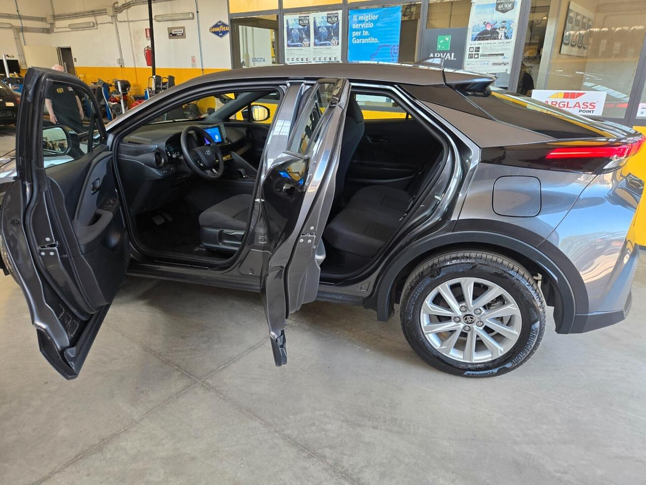 Toyota C-HR 1.8 HV Active SENZA VINCOLI