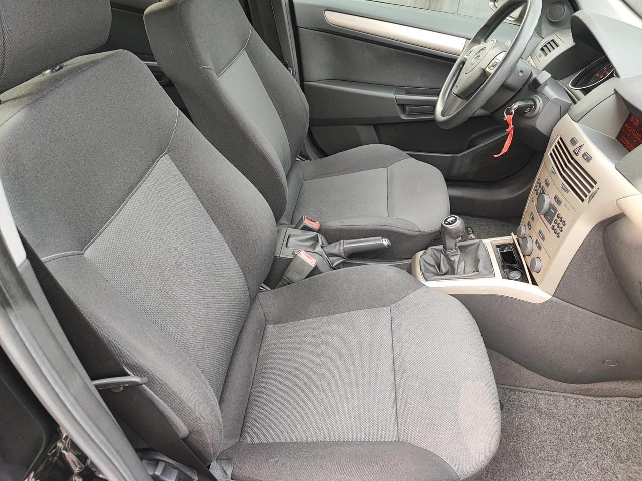 Opel Astra 1.4 16V 5 porte Enjoy uni-pro