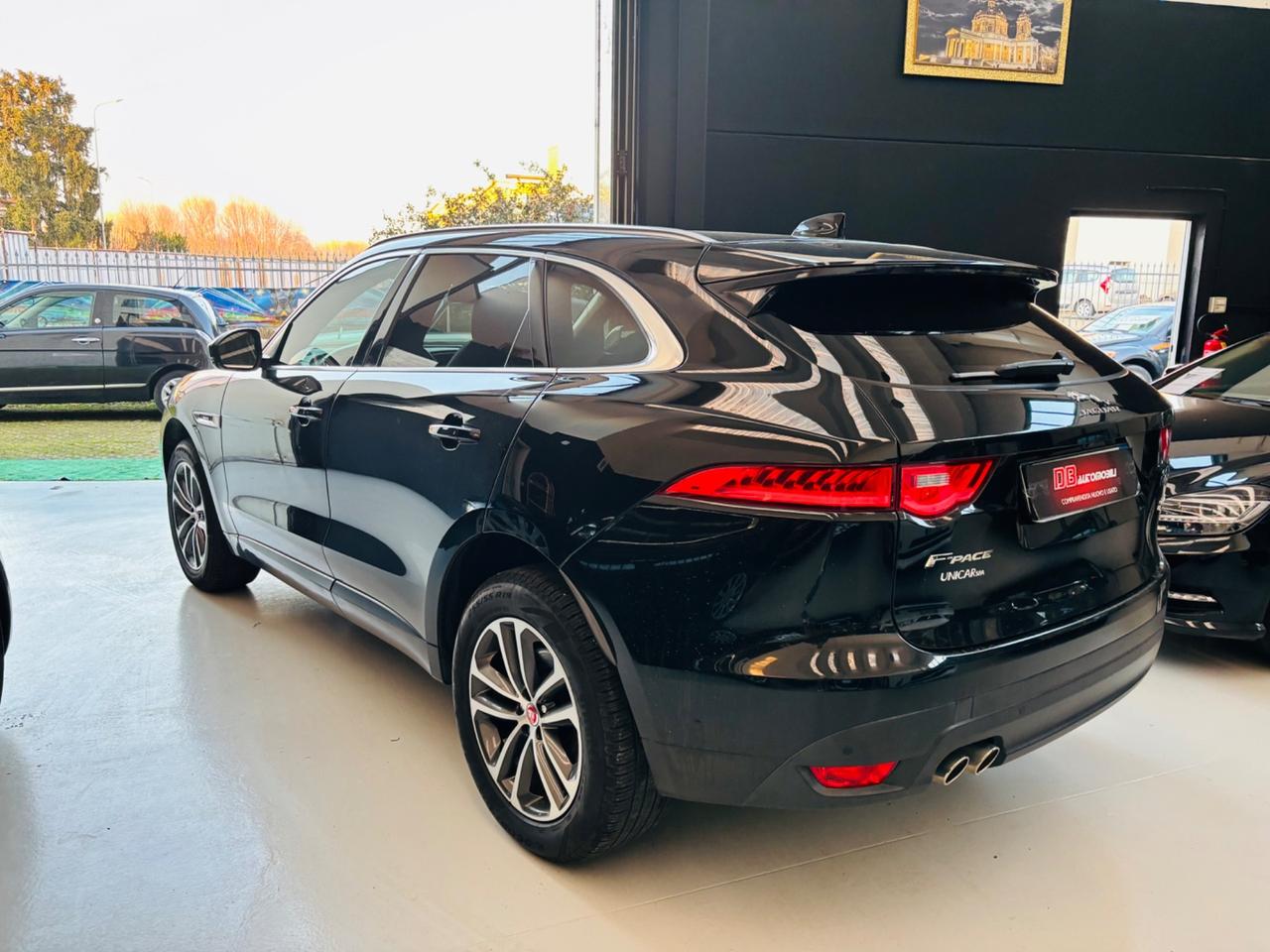 Jaguar F-Pace 2.0 D 180 CV AWD R-Sport