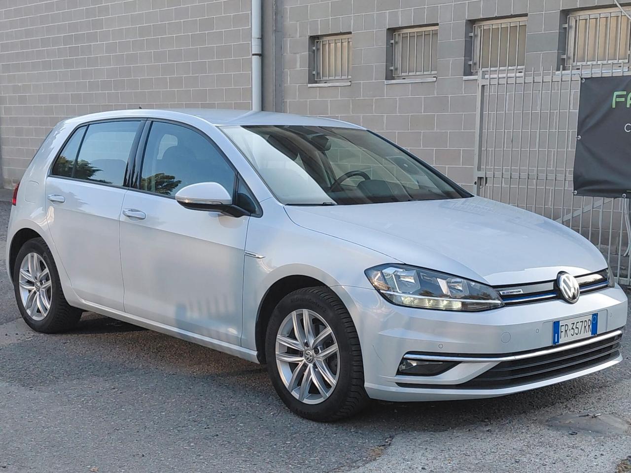 Volkswagen Golf VII 1.4 TGI DSG 5p. Executive BlueMotion (Neopatentati)