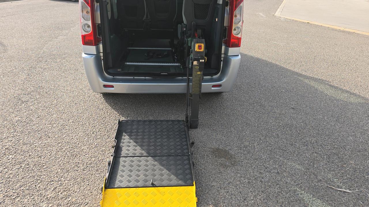 Peugeot Expert Tepee 2.0 HDi 120CV Pedana disabili 8 Posti