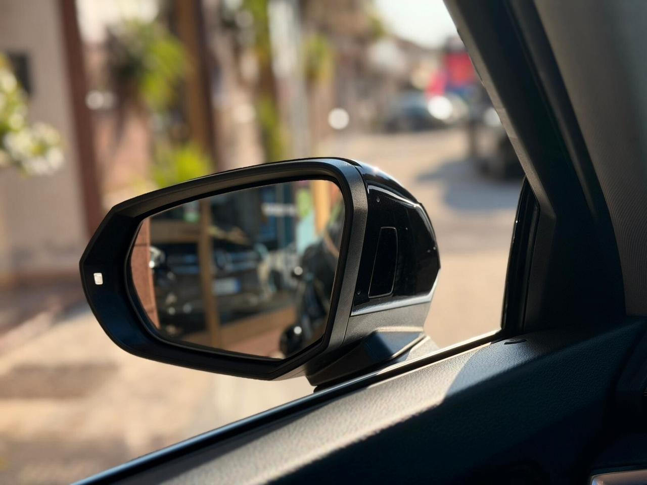 Audi Q3 SPORTBACK S-LINE