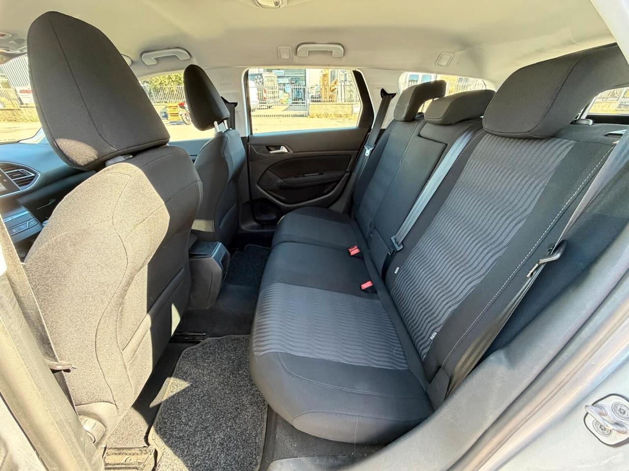 Peugeot 308 BlueHDi 100 S&S SW Business