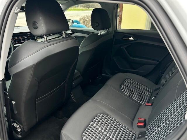 Audi A1 allstreet 30 TFSI S tronic Identity Contrast OK NEOPATENTATI