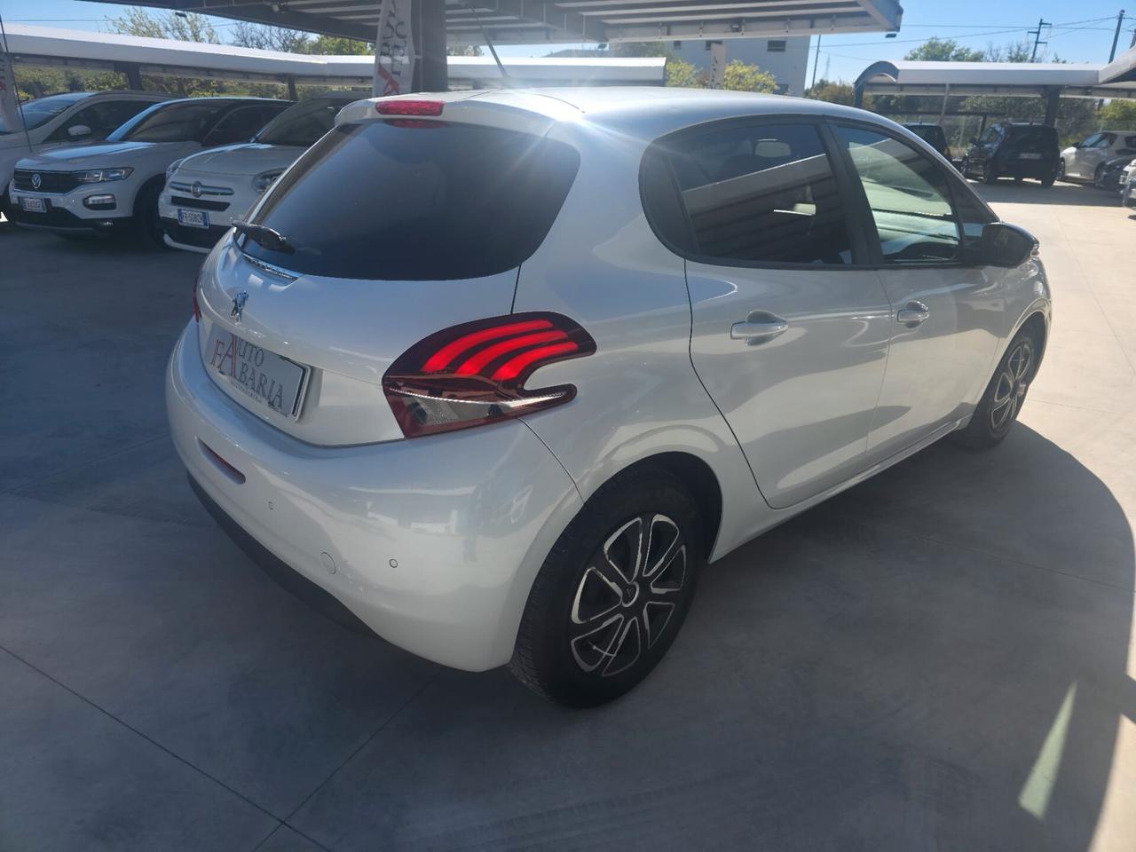 Peugeot 208 PureTech 82 Stop&Start 5 porte Signature