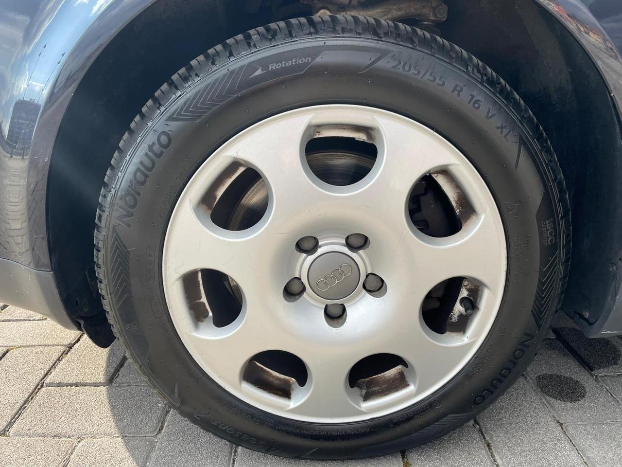 Audi A4 2.5 V6 TDI/180 CV cat quattro Automatica