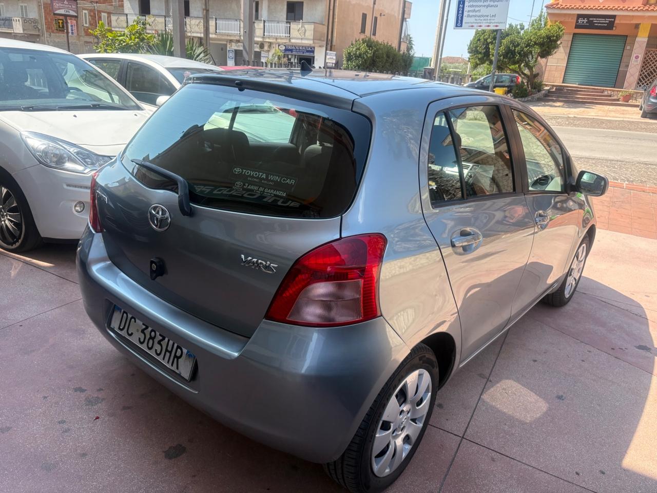 Toyota Yaris 1.0 5 porte