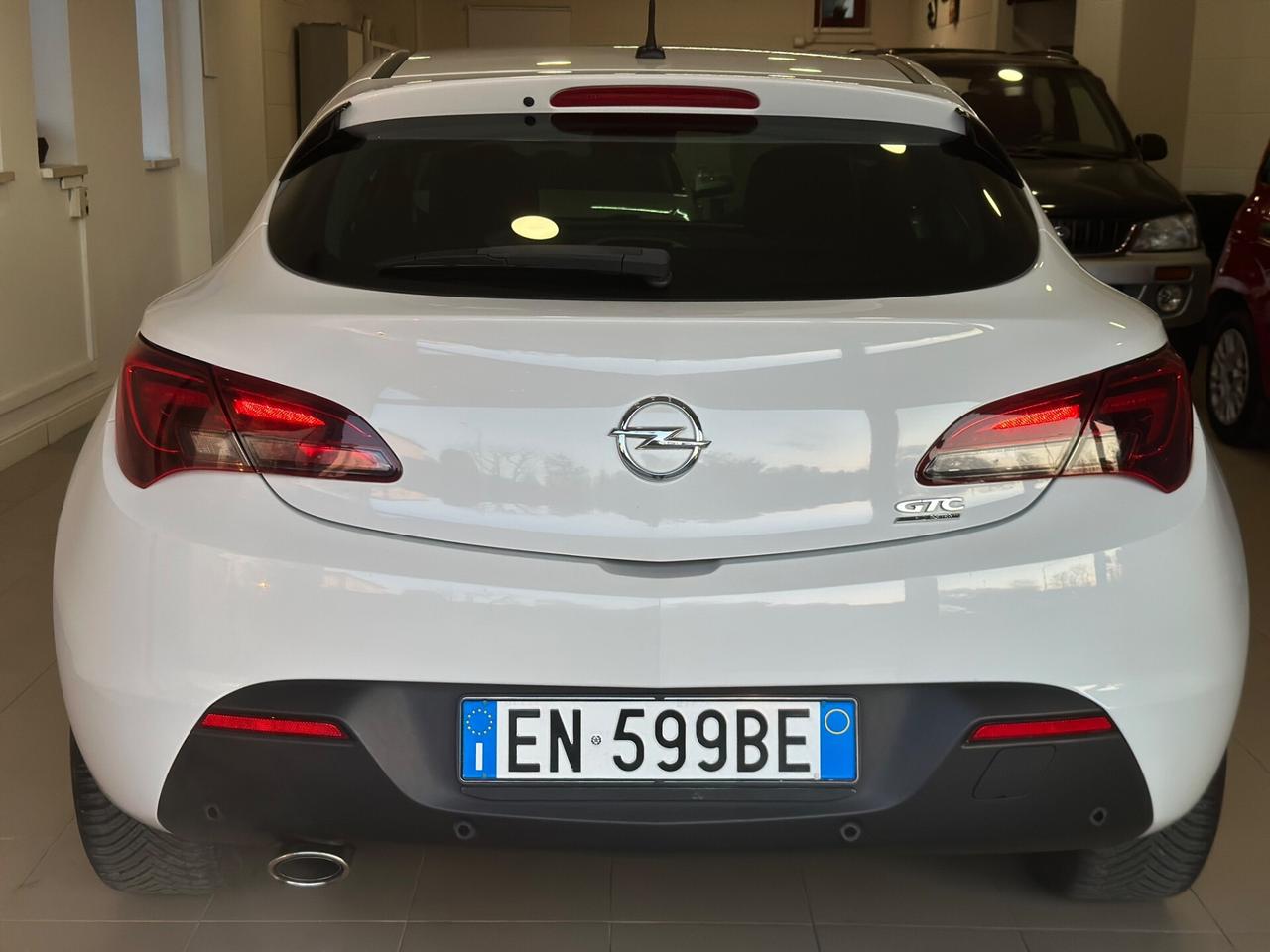 Opel Astra GTC 1.4 Turbo 140CV S&S 3 porte Cosmo