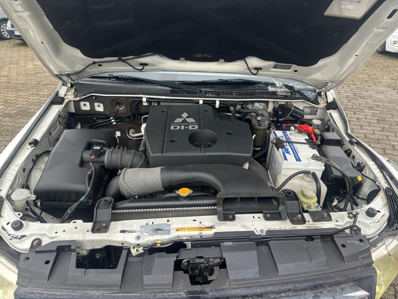 Mitsubishi Pajero 3.2 DI-D 16V 5p. Intense