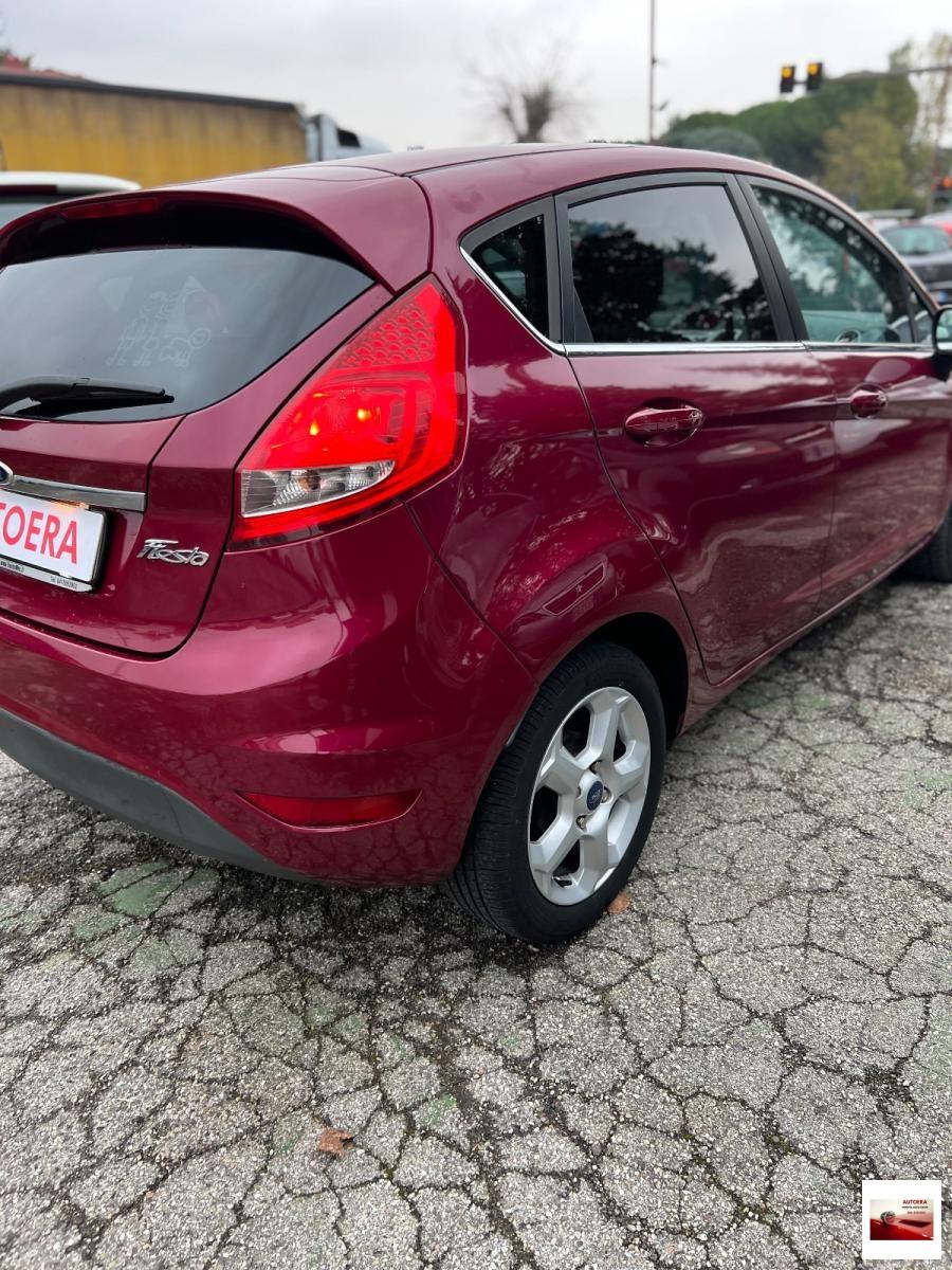 FORD - Fiesta - 1.4 TDCi 70CV 5p. Titanium.Bs.