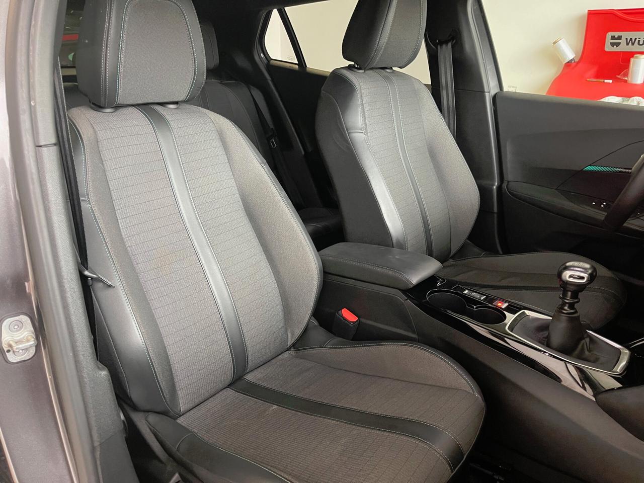 Peugeot 2008 PureTech 100 S&S Allure