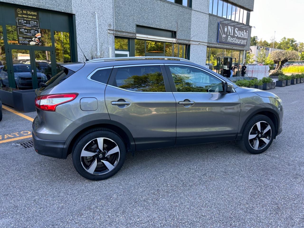 Nissan Qashqai 1.6 dCi 2WD Visia ( Cambio automatico )