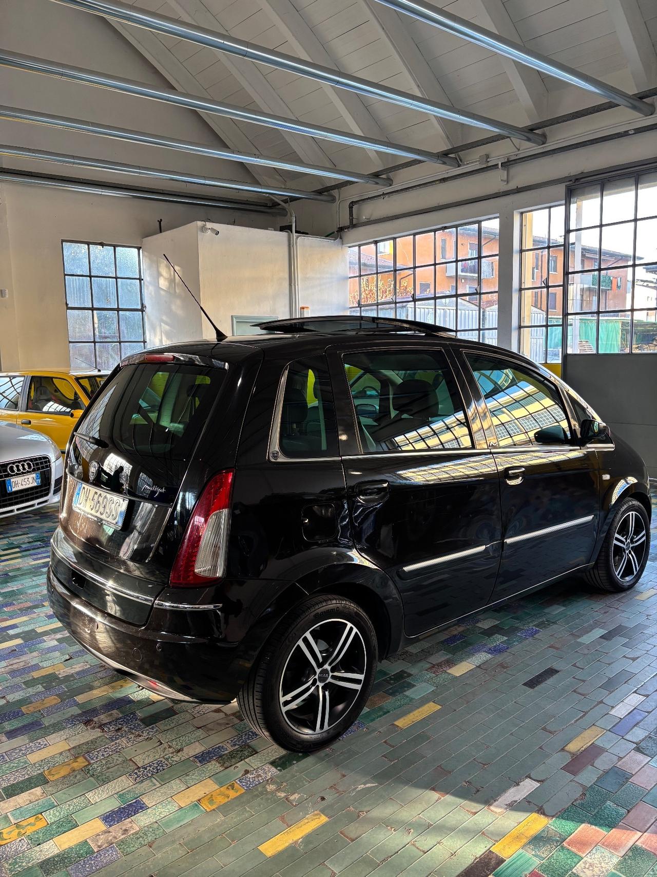 Lancia MUSA 1.6 Multijet Poltrona Frau