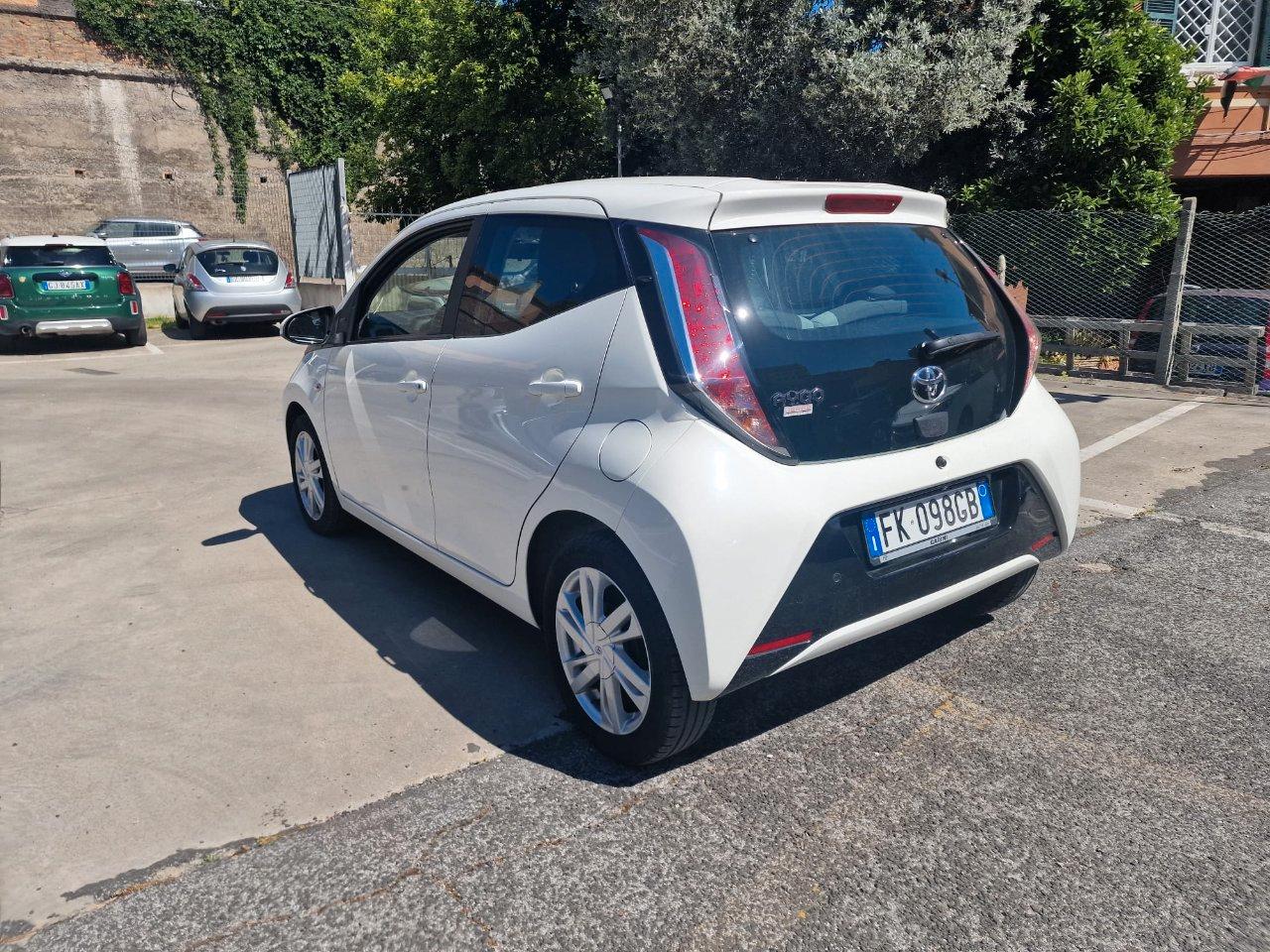 Toyota Aygo 5 Porte Aygo 5p 1.0 x-cite m-mt
