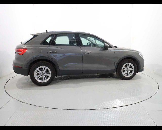 AUDI Q3 35 TDI S tronic Business