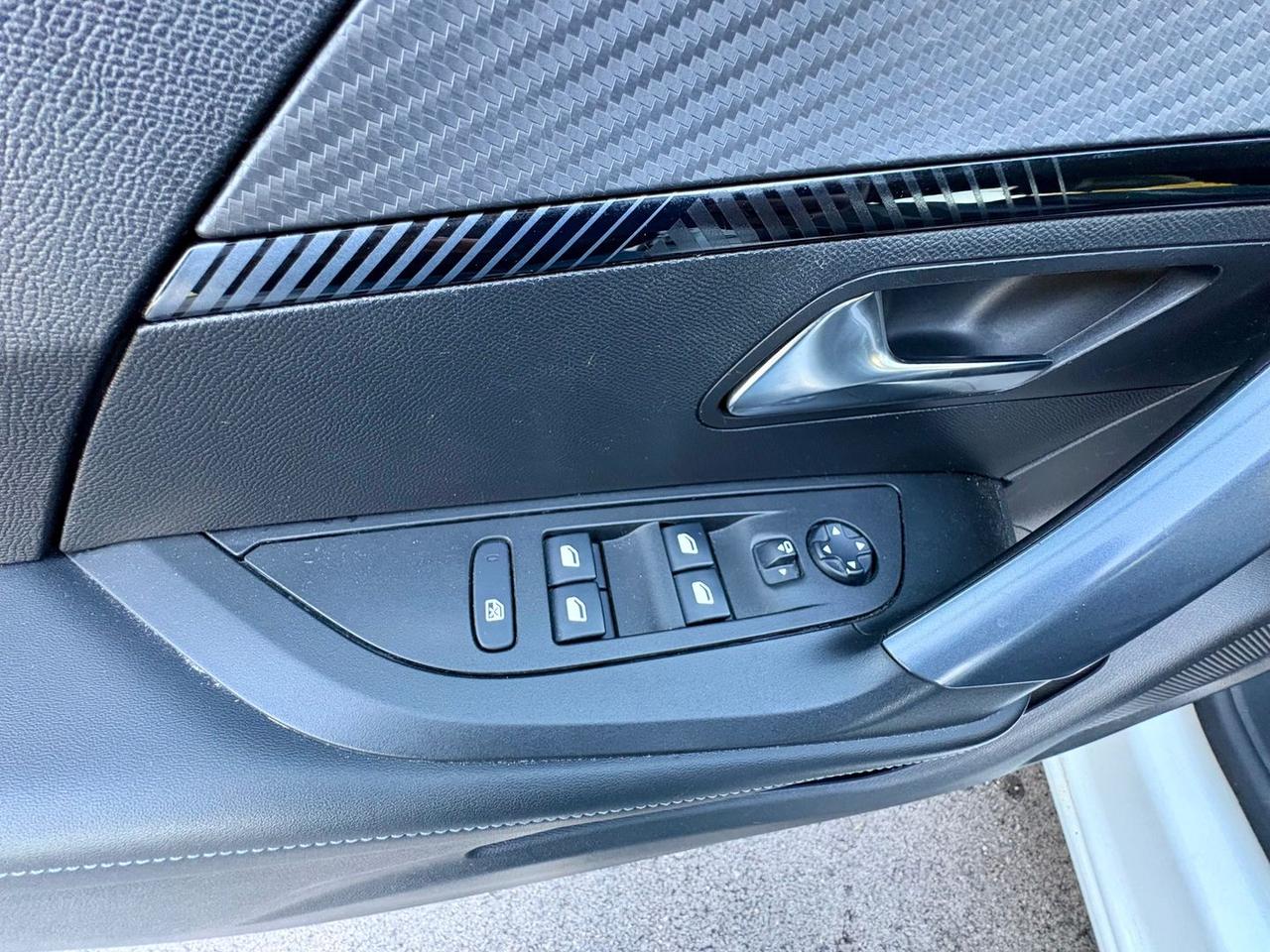 Peugeot 2008 1.5 Blue HDI 100 Allure #10328